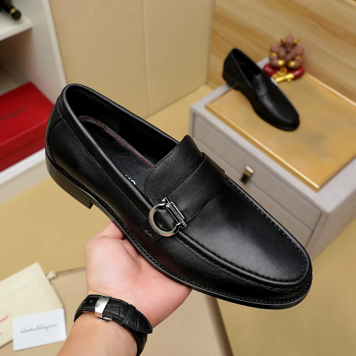 Men's shoes 250 Ferragamo [Ferragamo] top imported suit men's shoes 💯Original copy of the official website, product materials: selected imported embossed calfskin + luxury hardware buckle accessories ~ imported water-dyed cow 🐂 leather lining. Strong three-dimensional visual effect, original combination outsole, multiple colors available😘 Size: 39-44 (38.45.46. Customized)